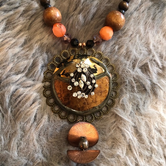 Handcrafted repurpose filigree rhinestone cluster medallion necklace - Picture 9 of 10